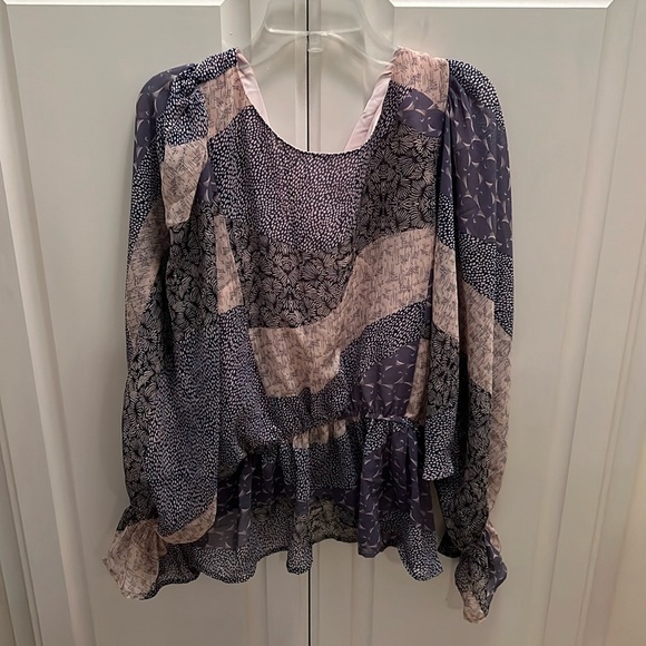 BB DAKOTA Easy Breezy long sleeve chiffon top Size M - Picture 1 of 4